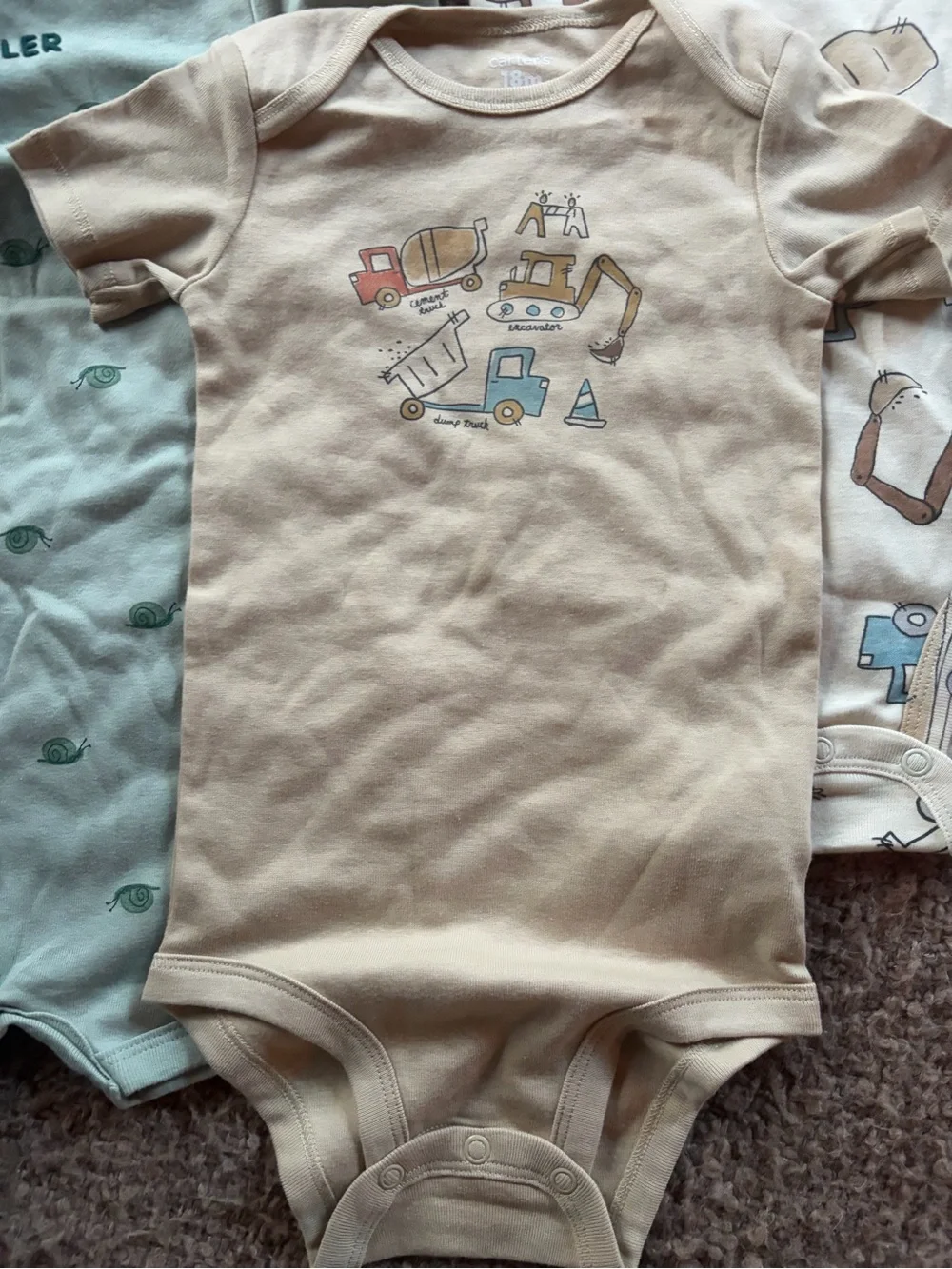 Lot 4 NWT Baby Boy 18 Months Bodysuits Short Sleeve Carters Neutral